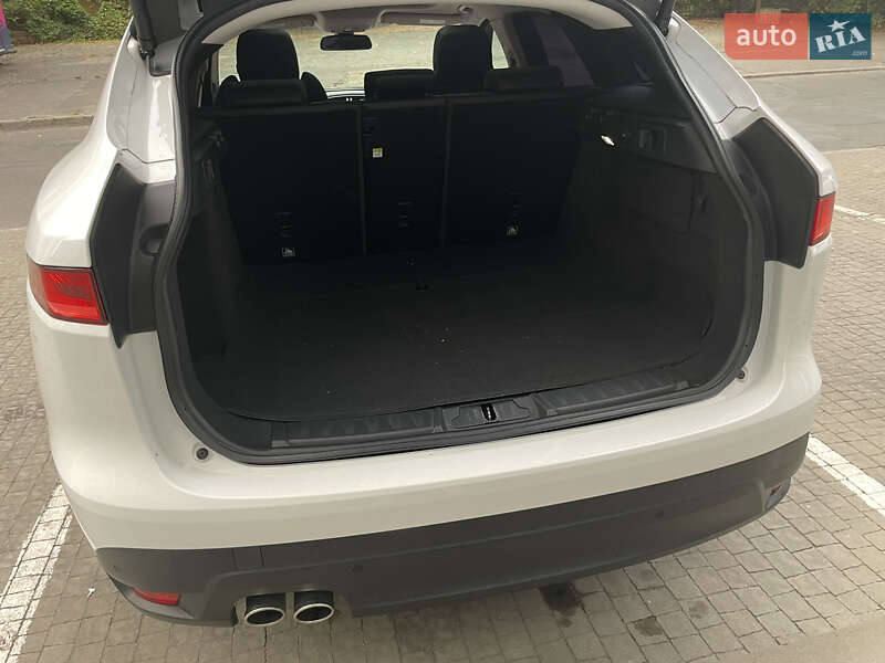 Внедорожник / Кроссовер Jaguar F-Pace 2016 в Киеве