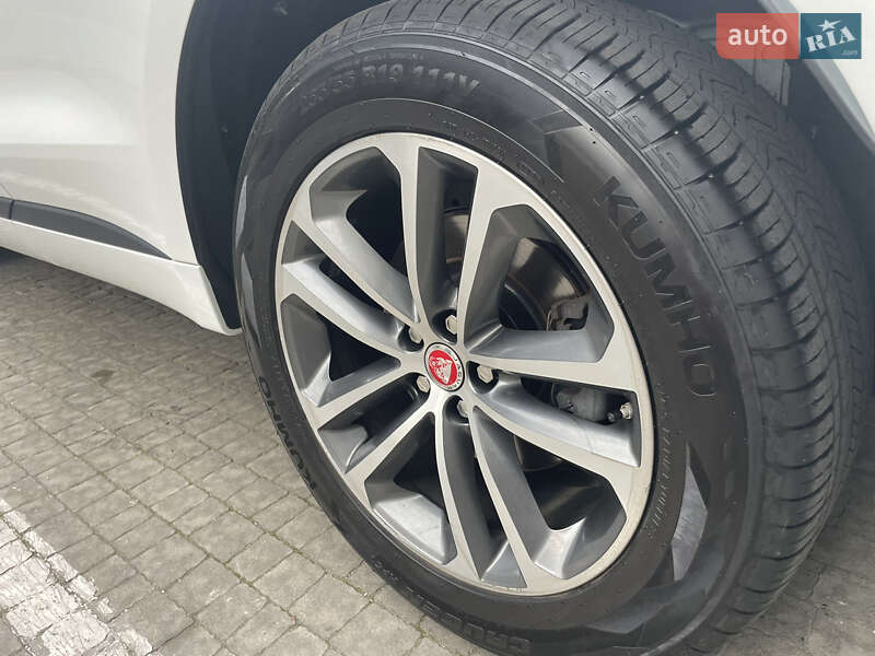 Внедорожник / Кроссовер Jaguar F-Pace 2016 в Киеве
