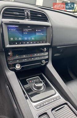 Позашляховик / Кросовер Jaguar F-Pace 2019 в 