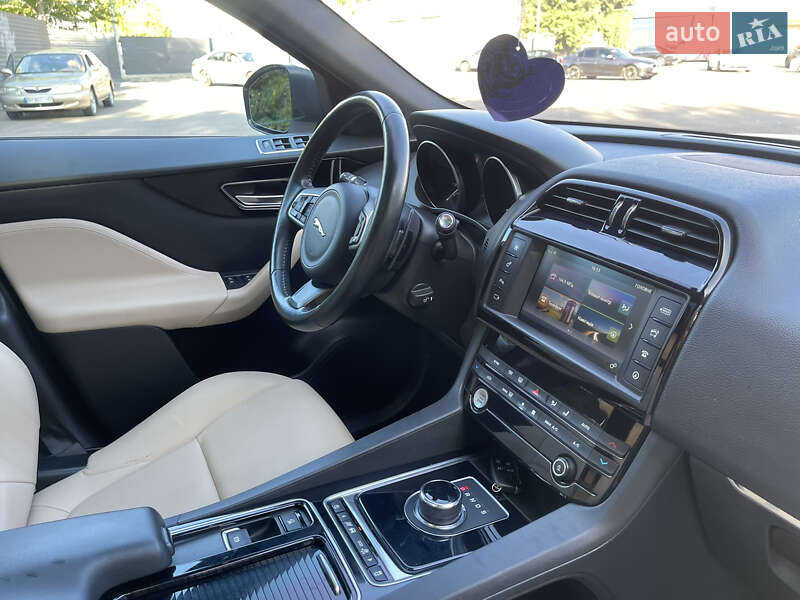 Внедорожник / Кроссовер Jaguar F-Pace 2017 в Одессе