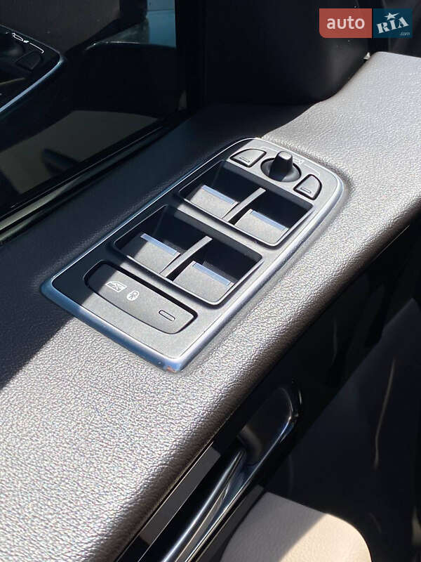 Позашляховик / Кросовер Jaguar F-Pace 2017 в Києві фото 17 Позашляховик / Кросовер Jaguar F-Pace 2017 в Києві