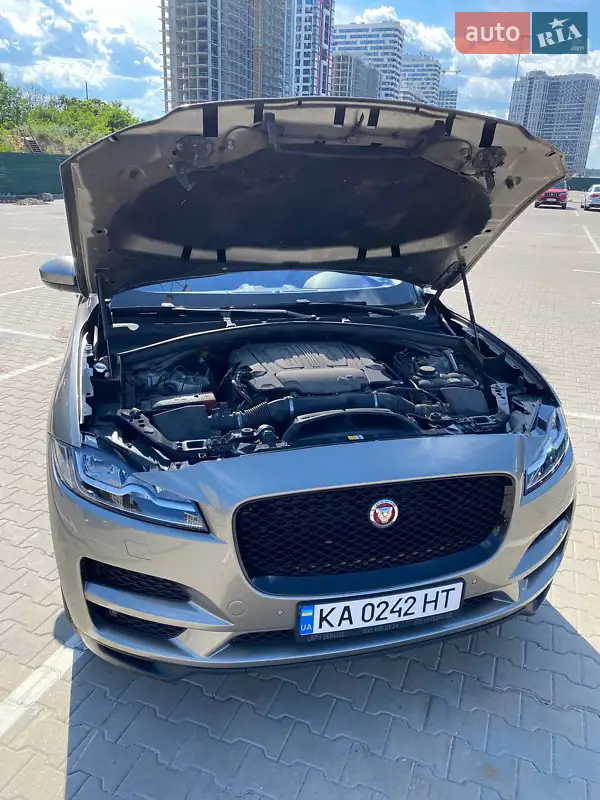 Внедорожник / Кроссовер Jaguar F-Pace 2017 в 