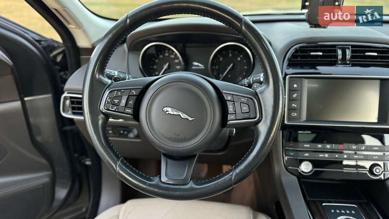 Позашляховик / Кросовер Jaguar F-Pace 2016 в Фастові фото 44 Позашляховик / Кросовер Jaguar F-Pace 2016 в Фастові