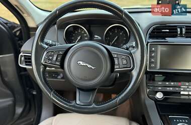 Позашляховик / Кросовер Jaguar F-Pace 2016 в 