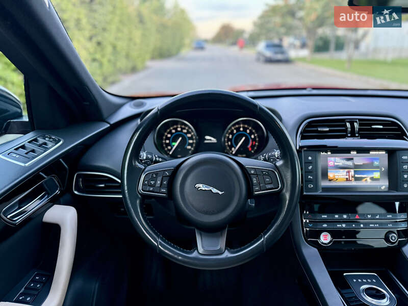 Позашляховик / Кросовер Jaguar F-Pace 2016 в Львові