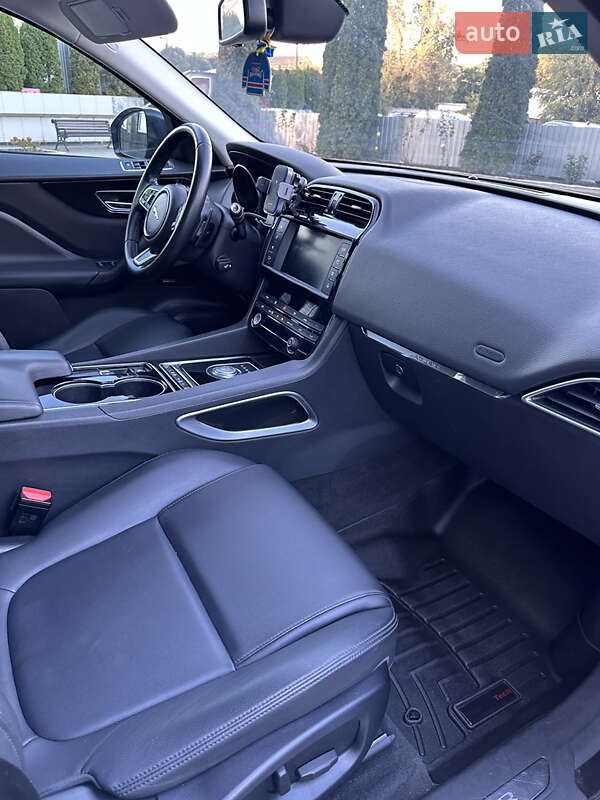 Позашляховик / Кросовер Jaguar F-Pace 2016 в Вінниці
