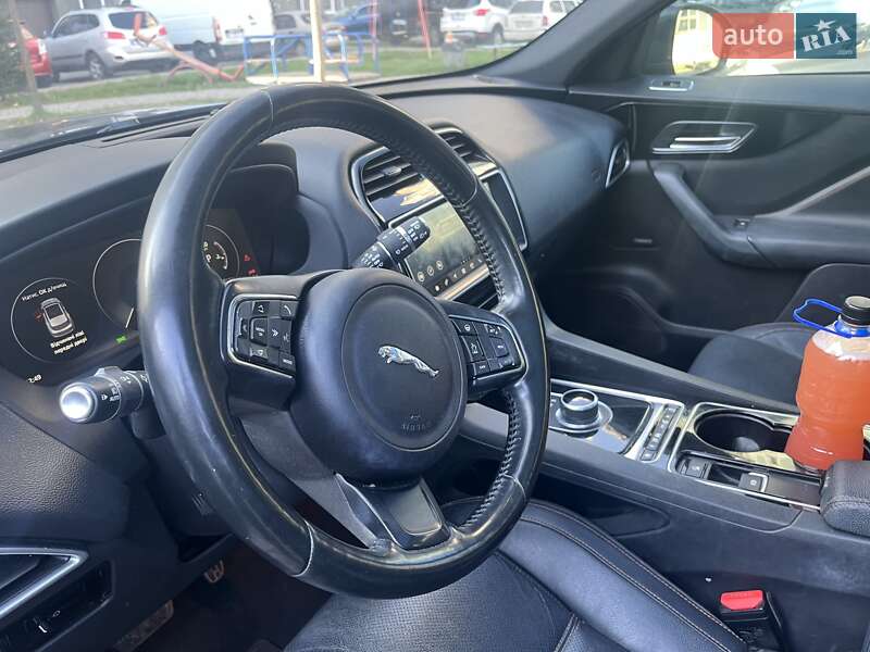 Позашляховик / Кросовер Jaguar F-Pace 2016 в Івано-Франківську