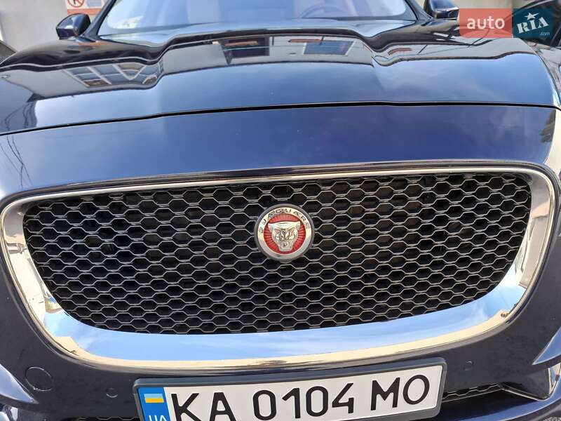 Внедорожник / Кроссовер Jaguar F-Pace 2016 в Киеве