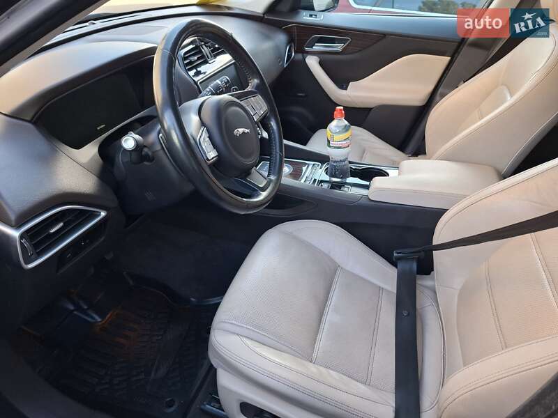 Внедорожник / Кроссовер Jaguar F-Pace 2016 в Киеве