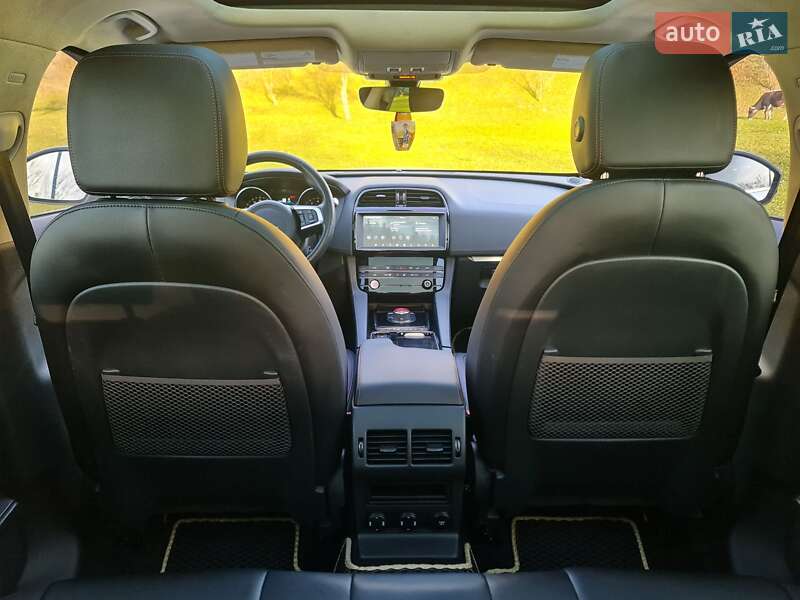 Позашляховик / Кросовер Jaguar F-Pace 2019 в Хусті