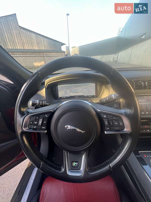 Внедорожник / Кроссовер Jaguar F-Pace 2016 в Киеве