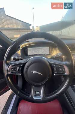 Внедорожник / Кроссовер Jaguar F-Pace 2016 в 
