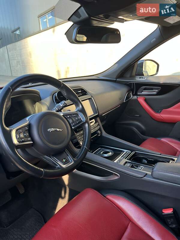 Внедорожник / Кроссовер Jaguar F-Pace 2016 в Киеве