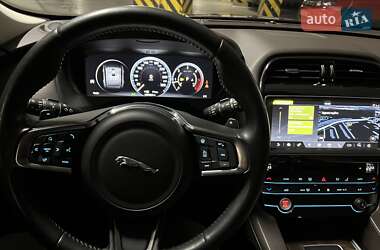 Внедорожник / Кроссовер Jaguar F-Pace 2017 в 