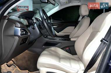 Внедорожник / Кроссовер Jaguar F-Pace 2017 в 