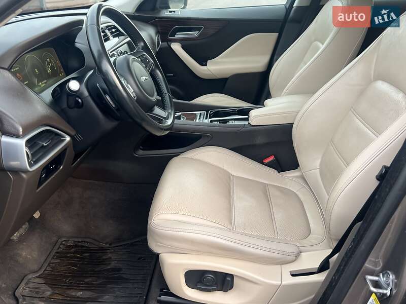 Внедорожник / Кроссовер Jaguar F-Pace 2016 в Киеве фото 34 Внедорожник / Кроссовер Jaguar F-Pace 2016 в Киеве