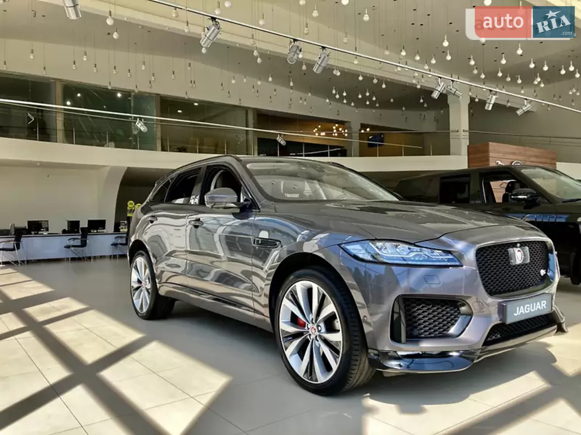 2016 Jaguar F-Pace - мініатюра 2