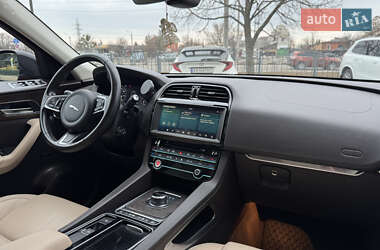 Внедорожник / Кроссовер Jaguar F-Pace 2019 в 