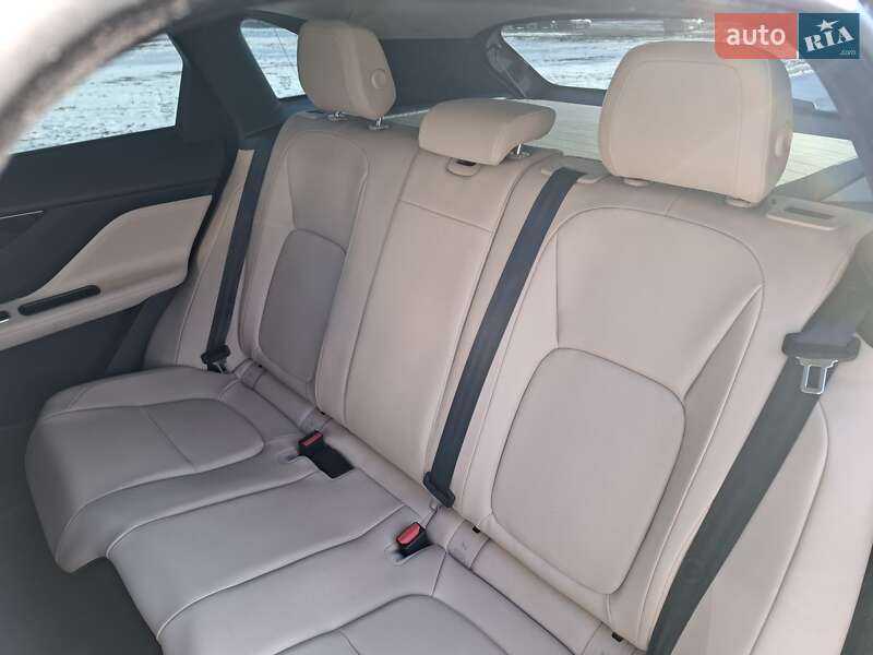 Позашляховик / Кросовер Jaguar F-Pace 2017 в Черкасах