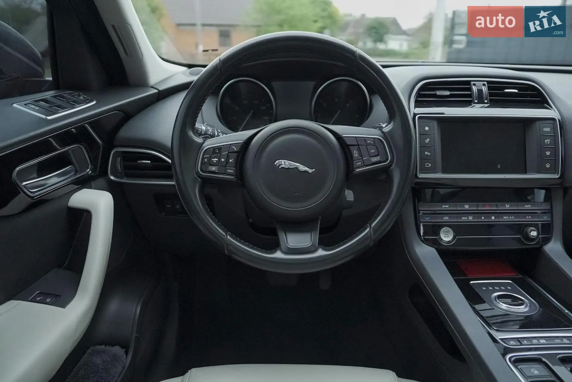 2016 Jaguar F-Pace - мініатюра 40