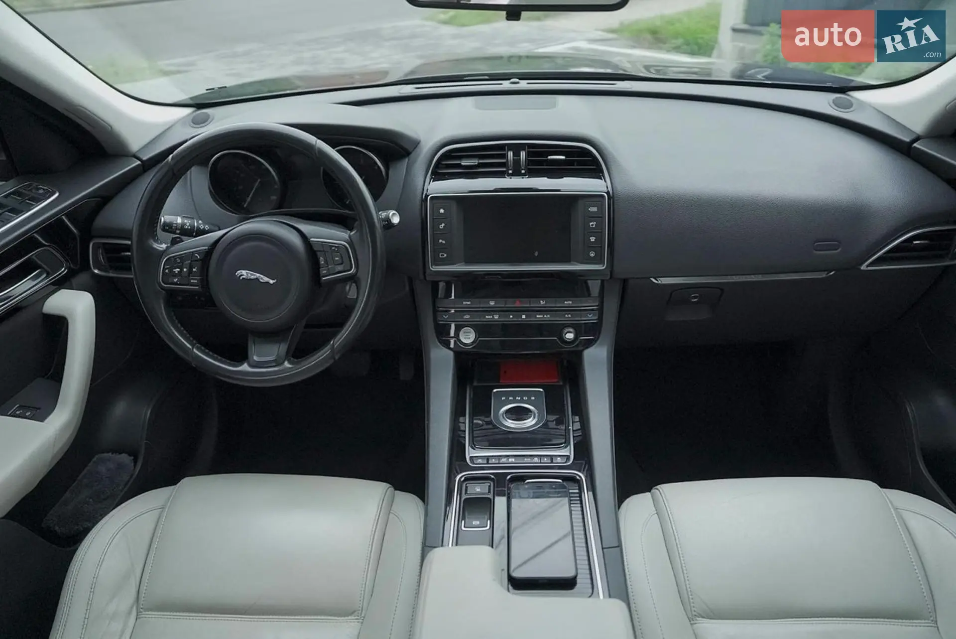 2016 Jaguar F-Pace - мініатюра 44