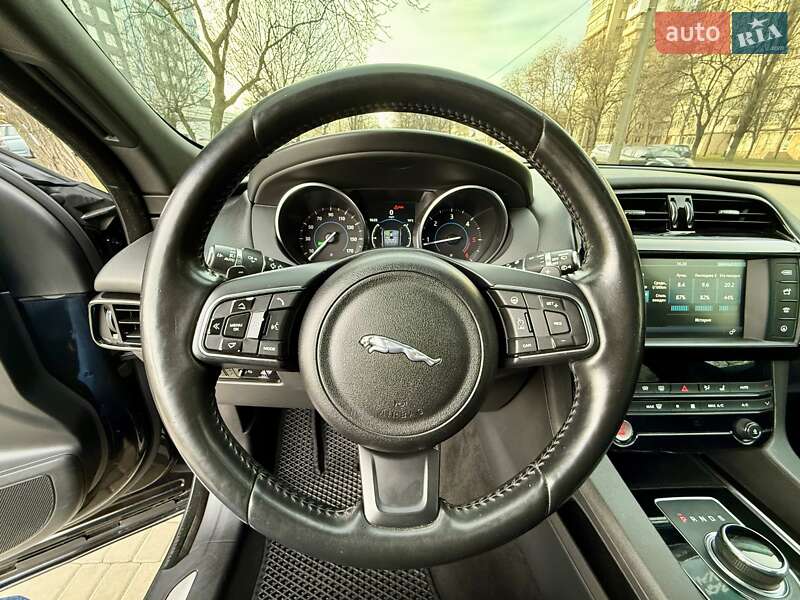 Позашляховик / Кросовер Jaguar F-Pace 2016 в Одесі фото 16 Позашляховик / Кросовер Jaguar F-Pace 2016 в Одесі