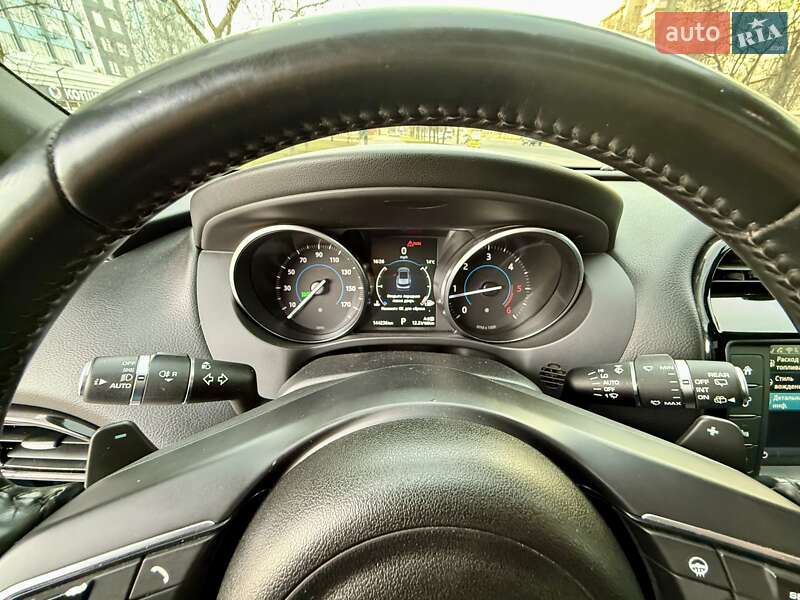 Позашляховик / Кросовер Jaguar F-Pace 2016 в Одесі фото 18 Позашляховик / Кросовер Jaguar F-Pace 2016 в Одесі