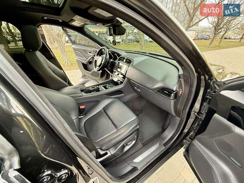 Позашляховик / Кросовер Jaguar F-Pace 2016 в Одесі фото 32 Позашляховик / Кросовер Jaguar F-Pace 2016 в Одесі