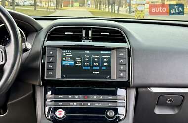 Внедорожник / Кроссовер Jaguar F-Pace 2016 в 