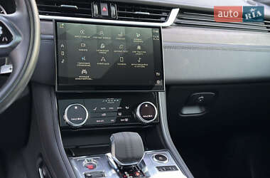 Внедорожник / Кроссовер Jaguar F-Pace 2021 в 
