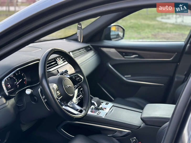 Позашляховик / Кросовер Jaguar F-Pace 2021 в Миколаєві