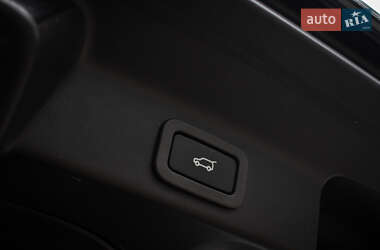 Позашляховик / Кросовер Jaguar F-Pace 2019 в 