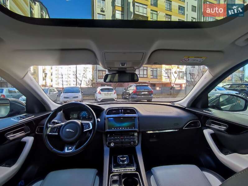 Внедорожник / Кроссовер Jaguar F-Pace 2017 в Ивано-Франковске
