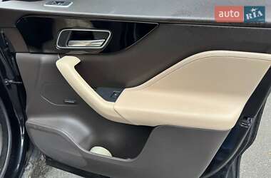 Внедорожник / Кроссовер Jaguar F-Pace 2017 в 
