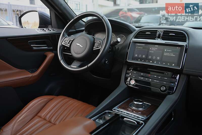 Позашляховик / Кросовер Jaguar F-Pace 2015 в Харкові