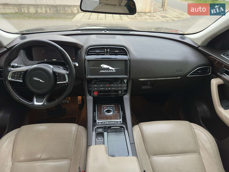 Внедорожник / Кроссовер Jaguar F-Pace 2017 в Мукачево фото 16 Внедорожник / Кроссовер Jaguar F-Pace 2017 в Мукачево