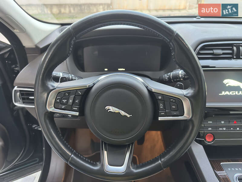 Внедорожник / Кроссовер Jaguar F-Pace 2017 в Мукачево фото 38 Внедорожник / Кроссовер Jaguar F-Pace 2017 в Мукачево