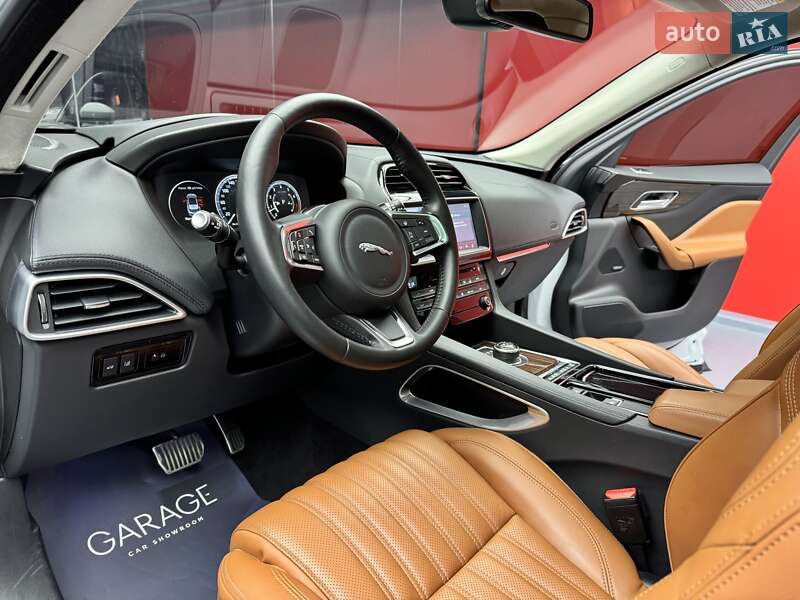 Позашляховик / Кросовер Jaguar F-Pace 2017 в Києві фото 38 Позашляховик / Кросовер Jaguar F-Pace 2017 в Києві
