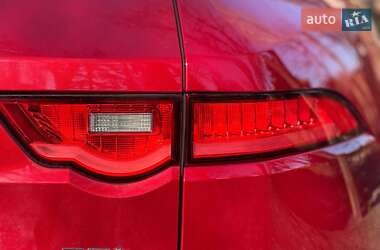 Позашляховик / Кросовер Jaguar F-Pace 2018 в 