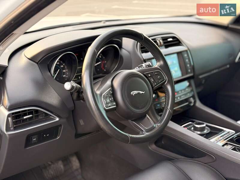 Внедорожник / Кроссовер Jaguar F-Pace 2017 в Львове