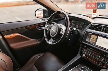 Внедорожник / Кроссовер Jaguar F-Pace 2019 в 