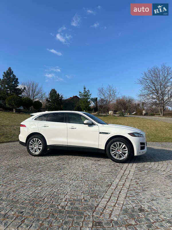 Внедорожник / Кроссовер Jaguar F-Pace 2016 в Киеве