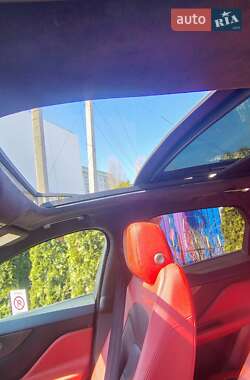 Позашляховик / Кросовер Jaguar F-Pace 2018 в 