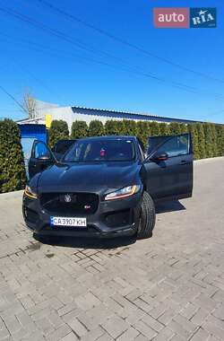 Позашляховик / Кросовер Jaguar F-Pace 2018 в 