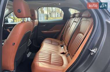 Внедорожник / Кроссовер Jaguar F-Pace 2017 в 