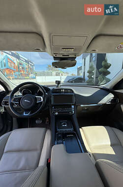 Позашляховик / Кросовер Jaguar F-Pace 2019 в 