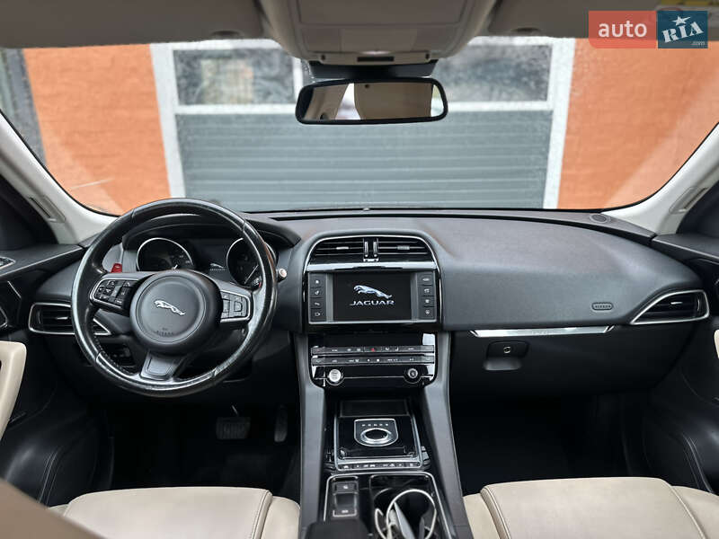 Позашляховик / Кросовер Jaguar F-Pace 2016 в Івано-Франківську