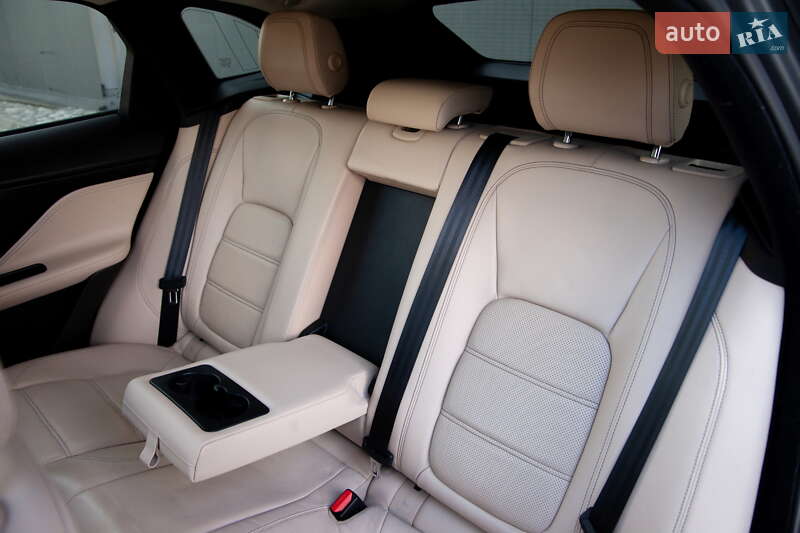 Внедорожник / Кроссовер Jaguar F-Pace 2016 в Киеве фото 29 Внедорожник / Кроссовер Jaguar F-Pace 2016 в Киеве