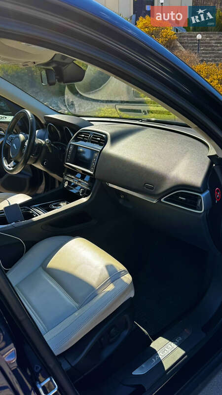 Внедорожник / Кроссовер Jaguar F-Pace 2017 в Львове