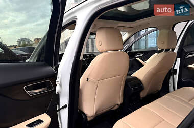 Позашляховик / Кросовер Jaguar F-Pace 2017 в 